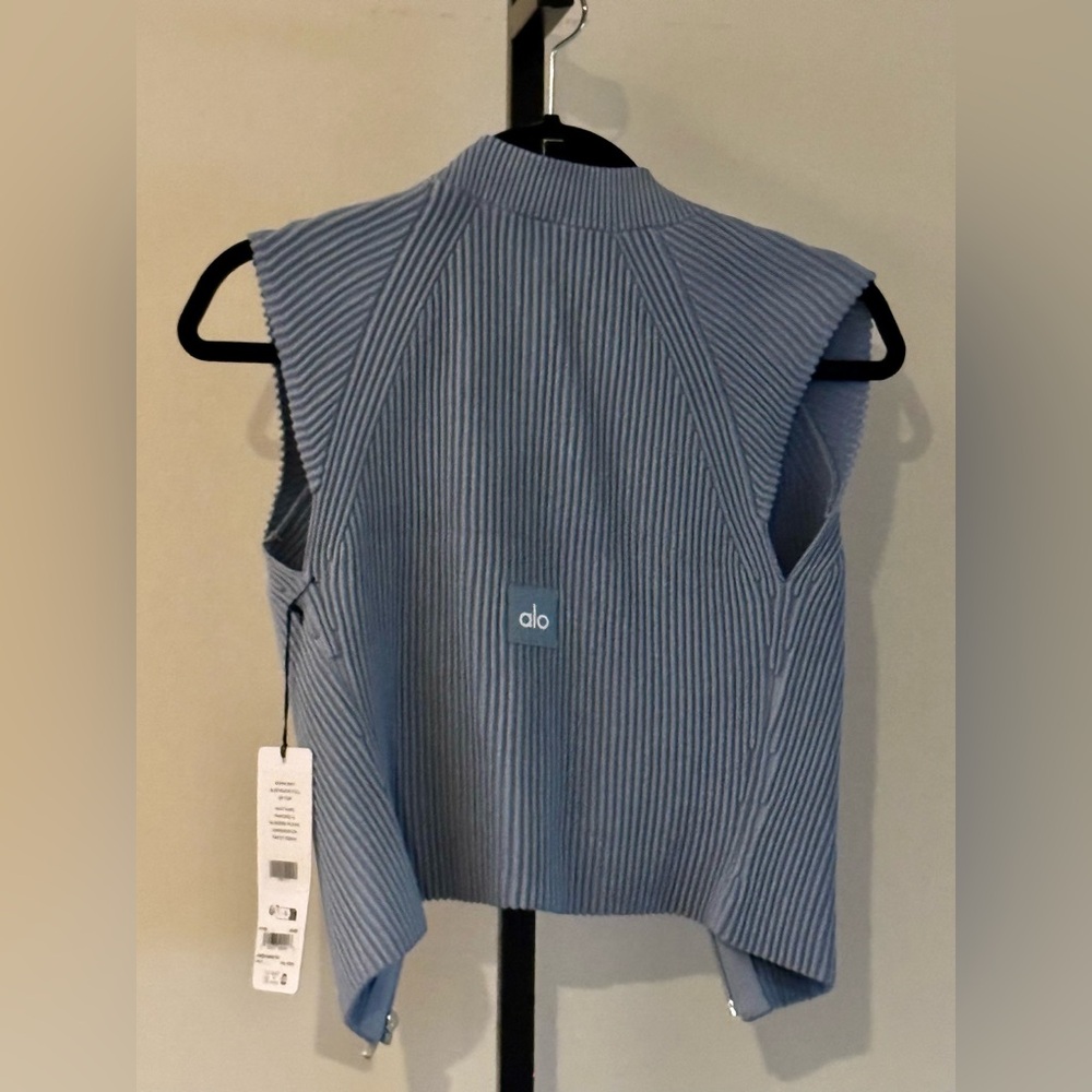 NWT Alo Denim Knit Sleeveless Full Zip Top Vest Celestial Blue - Picture 3 of 5